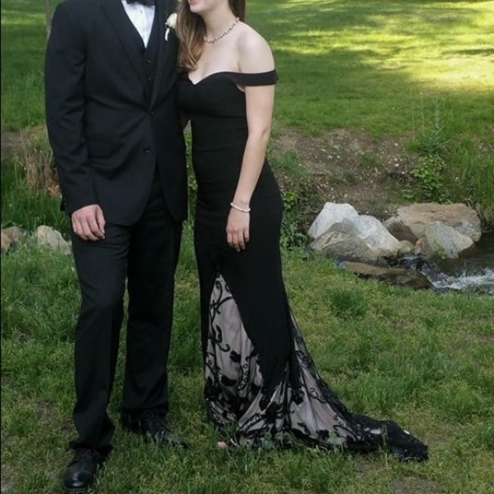 Full length sleaveless gown